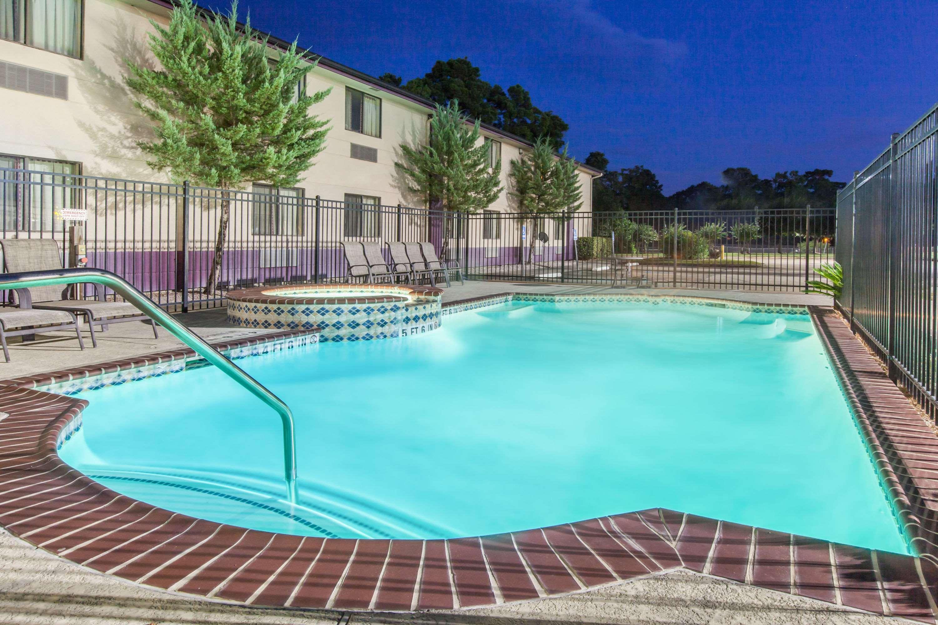 מלון Super 8 By Wyndham Cleveland Tx מראה חיצוני תמונה