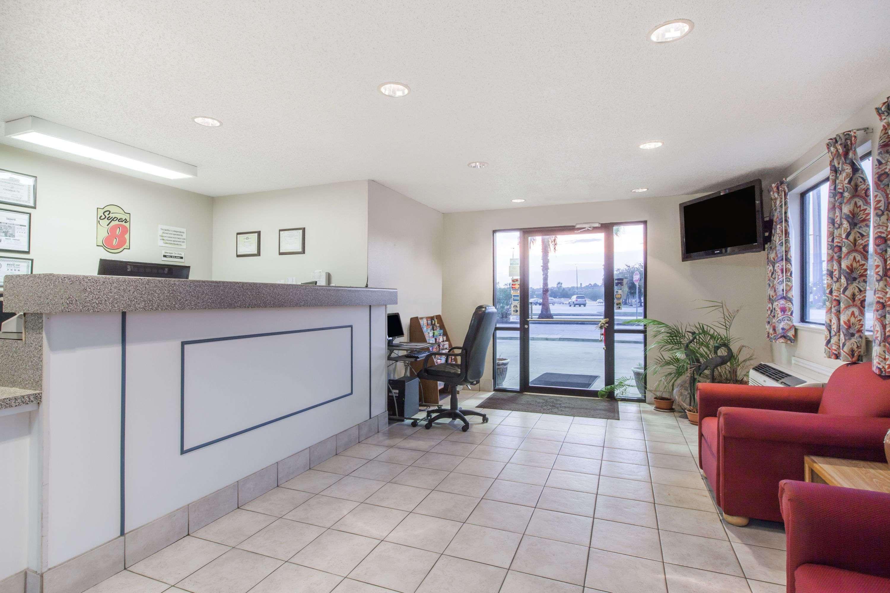 מלון Super 8 By Wyndham Cleveland Tx מראה חיצוני תמונה