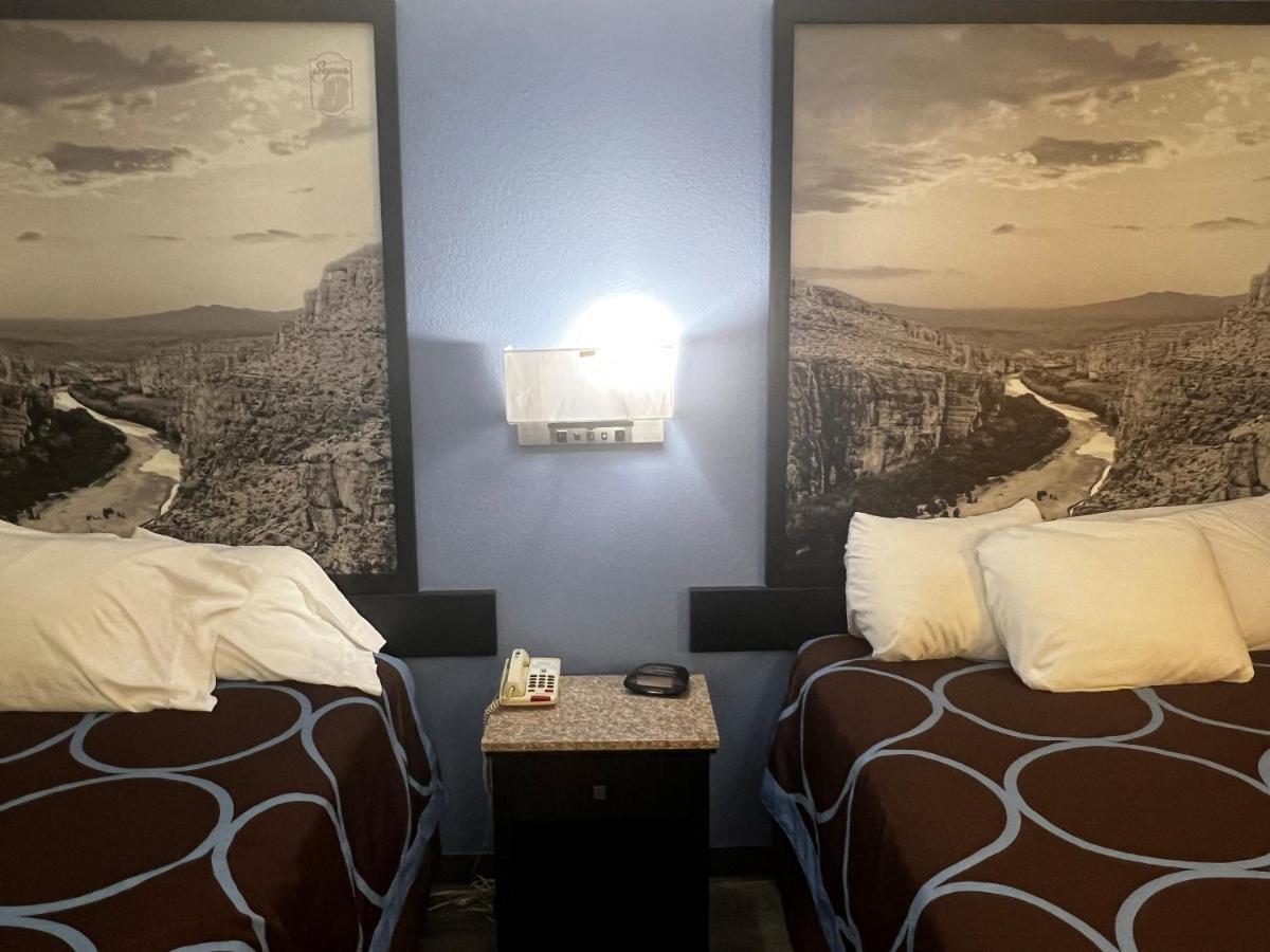 מלון Super 8 By Wyndham Cleveland Tx מראה חיצוני תמונה