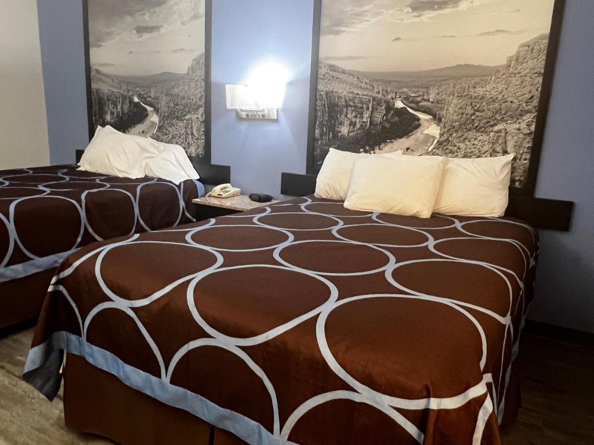מלון Super 8 By Wyndham Cleveland Tx מראה חיצוני תמונה